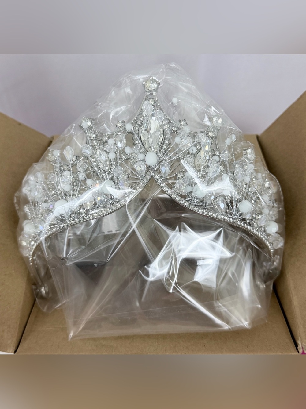 Silver tone Crystal Bridal/Pagent Tiara Crown - Elegant Sparkling Headpiece NWT - Picture 8 of 9